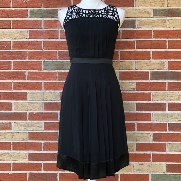 Carmen Marc Valvo Dresses & Skirts - Carmen Marc Valvo Collection Black Silk Lattice Sleeveless Mini Dress 👗